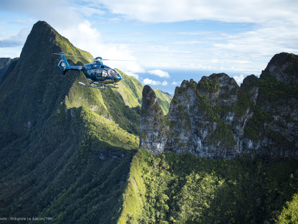 TAHITI – Helicopter Flight “Heart of the Island” – 20 minutes