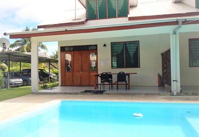 HUAHINE – Fare Ninamu Pool n°1 + Car