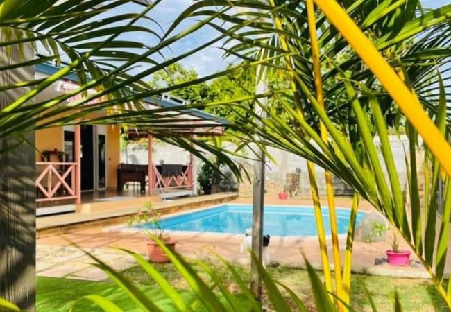 TAHITI – Fare Vairai Pool