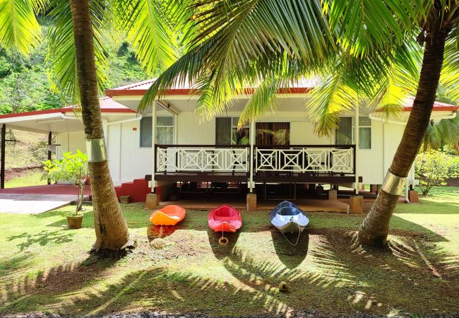 HUAHINE – Fare Teakavehere + rental car