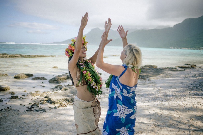 MOOREA – PRIVATE ORI TAHITI DANCE LESSON AT YOUR ACCOMMODATION