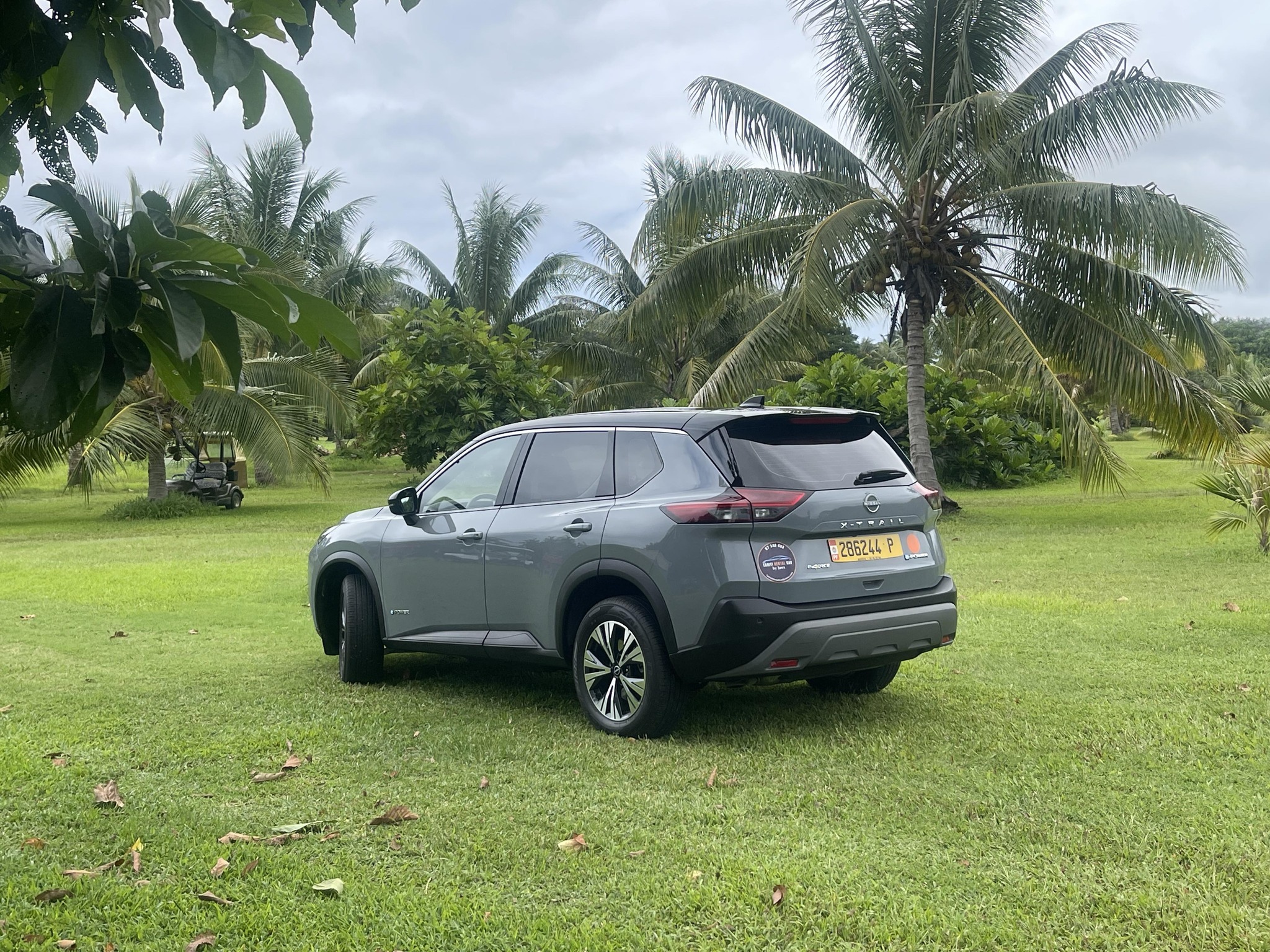TAHITI – Rental car – Nissan X-Trail Hybrid 7-Seater