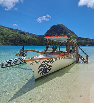 HUAHINE – Nature walk & pirogue