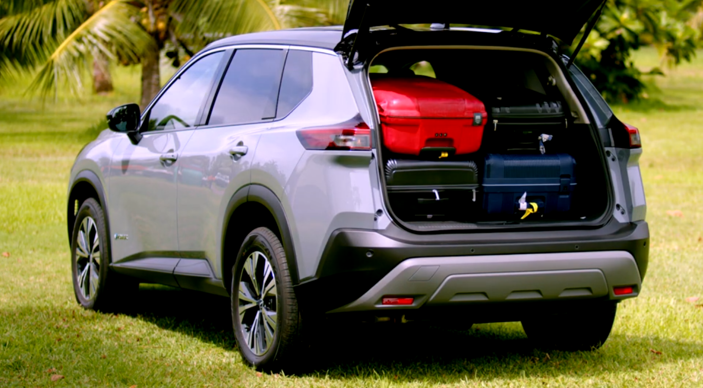 TAHITI – Rental car – Nissan X-Trail Hybrid 7-Seater